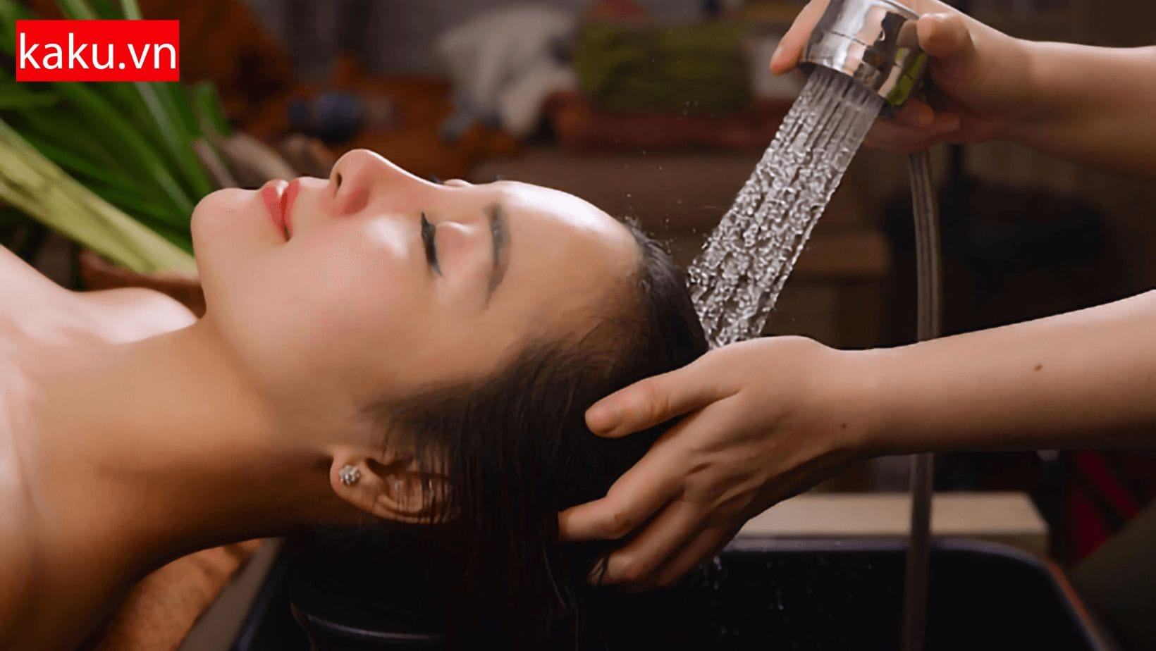 Làm đẹp bằng nước Ion kiềm mà bạn đã biết ! 7 Gội đầu hàng ngày