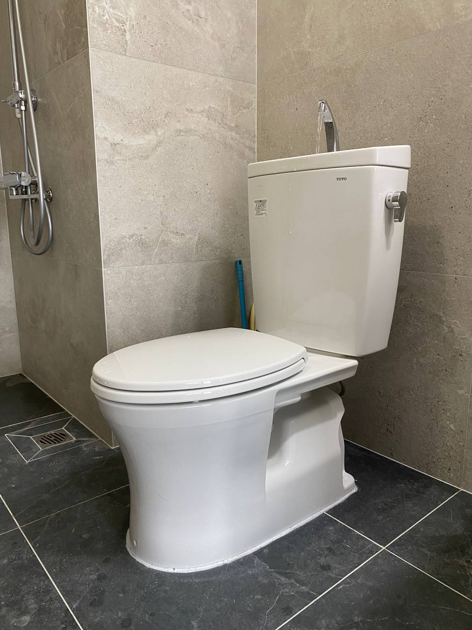 Bồn cầu hai khối TOTO CS232B-SH232BA 3 Bồn cầu hai khối TOTO CS232B-SH232BA - Hình ảnh 3