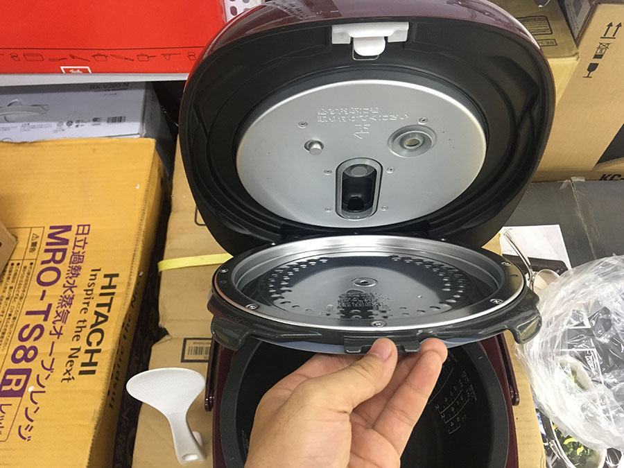 Nồi cơm TOSHIBA RC-18VRM công nghệ hút chân không 5 Nồi cơm TOSHIBA RC-18VRM công nghệ hút chân không - Hình ảnh 5