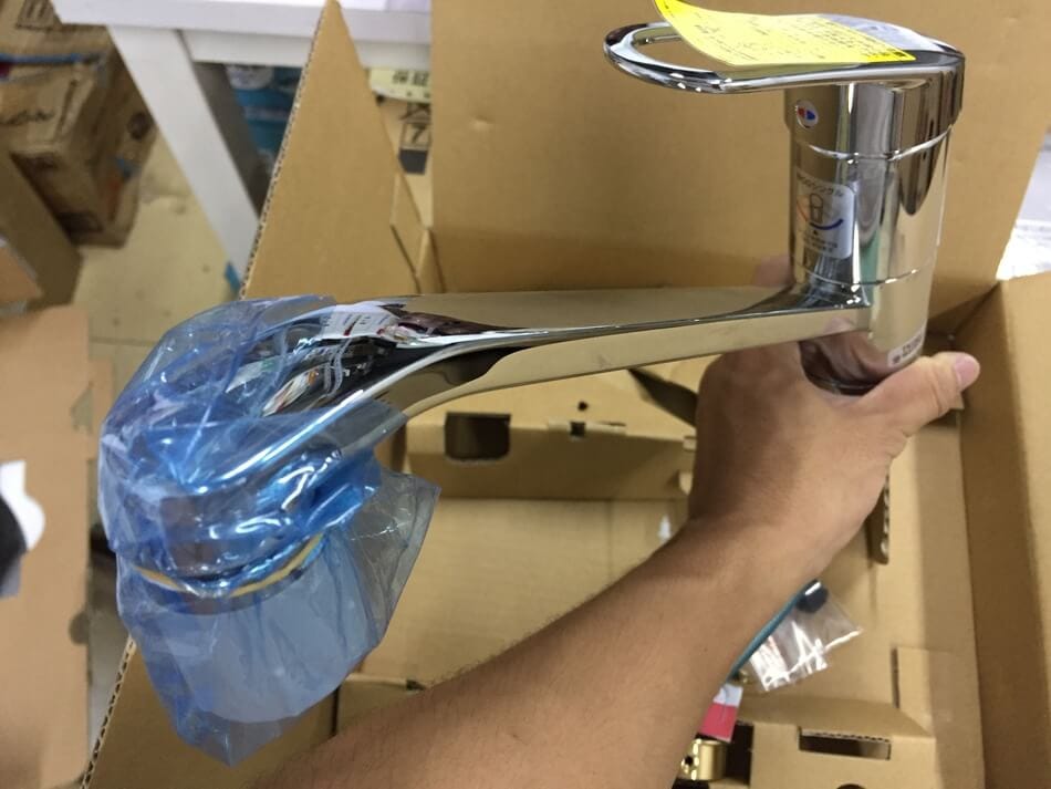 TOTO vòi rửa nhà bếp có điều chỉnh chế độ nước TKGG31EC 5 TOTO vòi rửa nhà bếp có điều chỉnh chế độ nước TKGG31EC - Hình ảnh 5