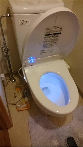 Nắp bệt TOTO TCF4833 sấy gió và tự động đóng mở 3 Nắp bệt TOTO TCF4833 sấy gió và tự động đóng mở - Hình ảnh 3
